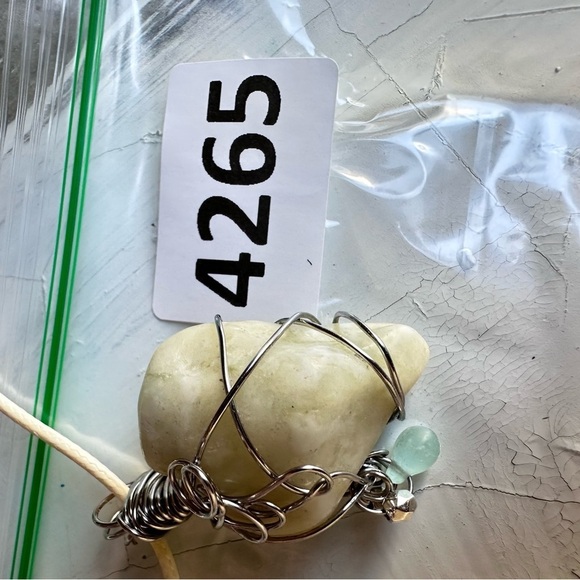 Quartz Pendant Necklace Gemstone Wire Wrapped 16-18’ Chain 4250 W - Picture 4 of 10